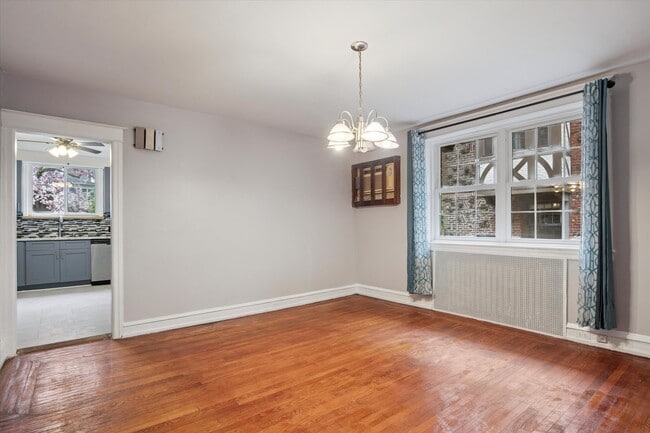 Building Photo - 8237 Brookside Rd
