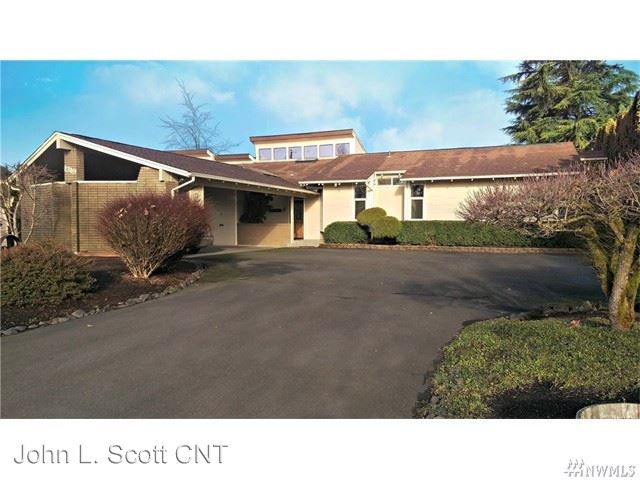 Primary Photo - 1319 Lakeshore Dr