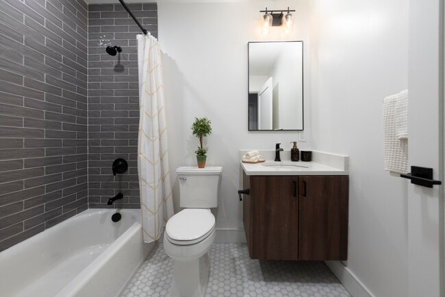 Building Photo - 33 Ward Street