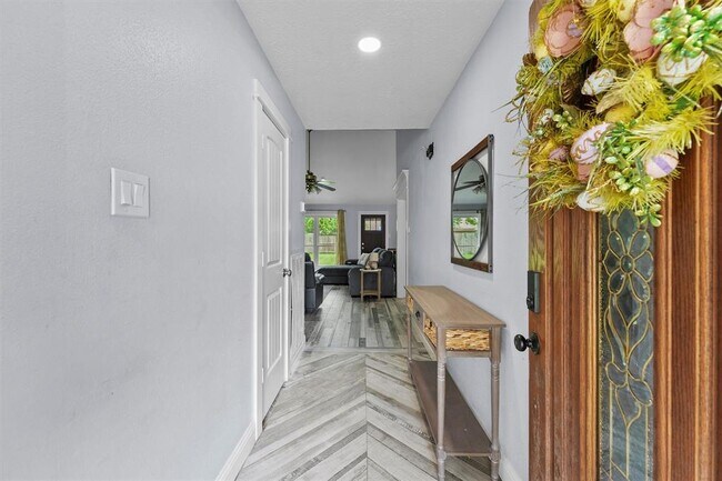 Foto del edificio - 16906 Rolling Acres Dr