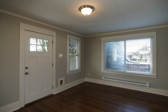 Building Photo - House in Tacoma