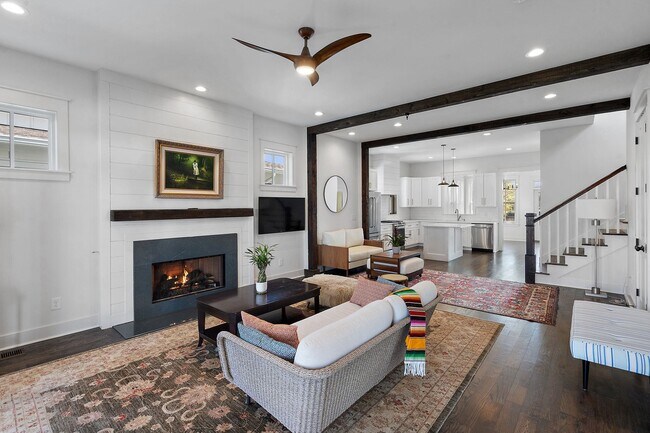 Foto del edificio - 1510 E Stewarts Ln