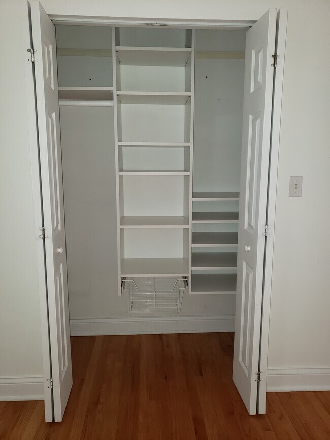 Foto del edificio - 6812 N Wayne Ave