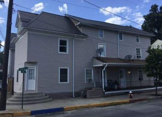 Photo - 104 Church St