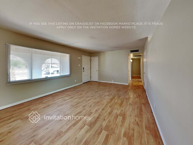 Foto del edificio - 3265 W Country Gables Dr