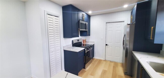 Foto del edificio - 6706 S Juanita St