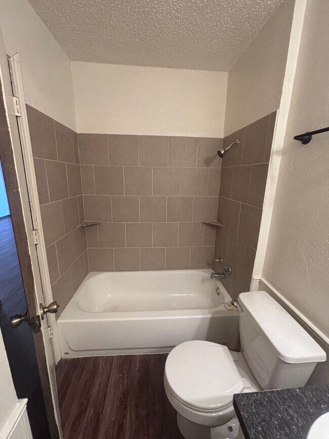 Foto del edificio - Cute 2 bed, 2 bath duplex in Noble, OK