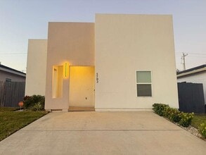 Building Photo - 5702 Moses Lp