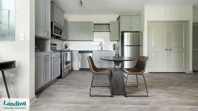 Foto del edificio - 7116 Finn Hall Ave