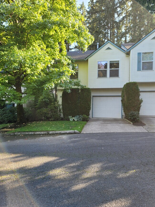 Building Photo - 15600 SW Talus Way