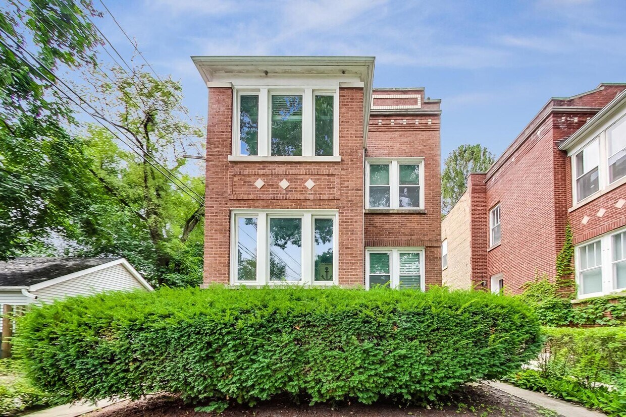 Primary Photo - 2646 Ewing Ave