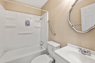 Building Photo - 7422 Oriole St