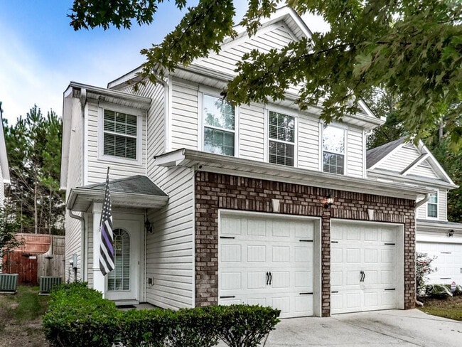 Foto del edificio - 327 Hidden Creek Ln