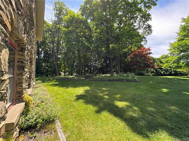 Building Photo - 23 Musselman Dr