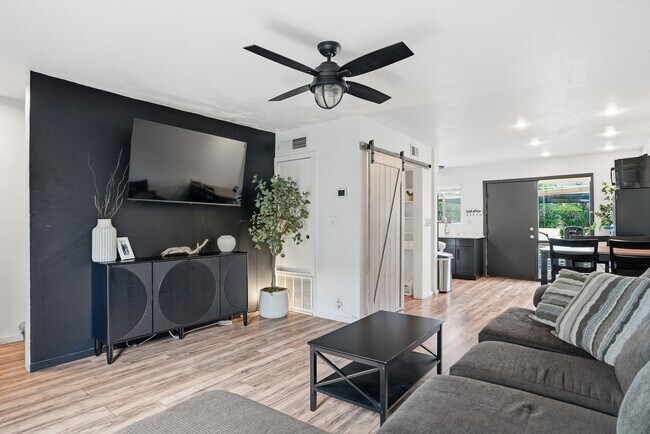 Foto del edificio - 4630 N 68th St