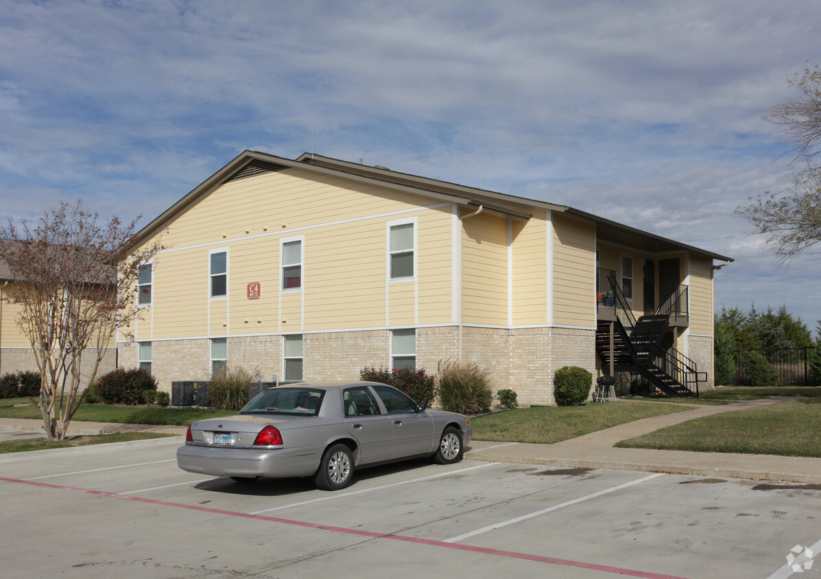 Foto principal - Red Oak Apartments