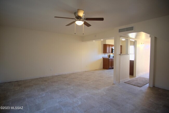 Foto del edificio - 3508 S Mission Rd