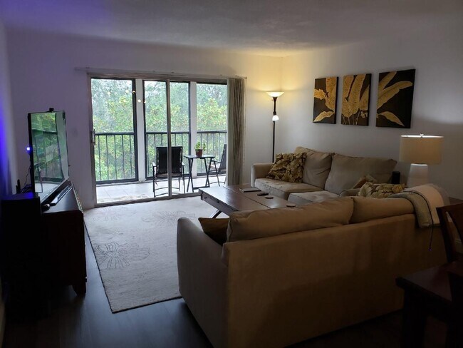Building Photo - 7281 Amberly Ln
