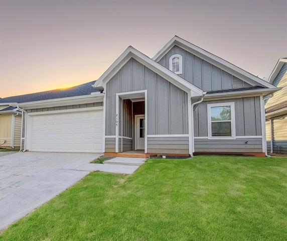 Primary Photo - 2105 Bluebonnet Ave