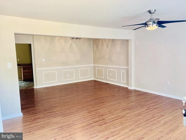 Building Photo - 14655 Forsythia Terrace