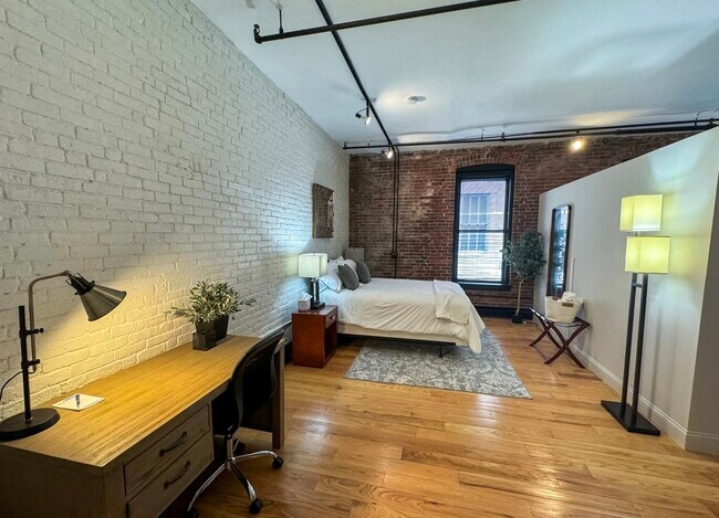 Foto del edificio - 138 Woodland Rd