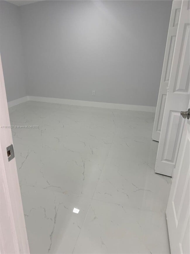 Foto del edificio - 9571 W Fern Ln