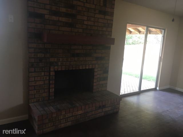 Foto del edificio - 5711 Fountainwood St