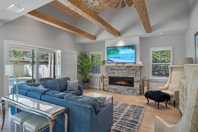 Foto del edificio - 1661 Hillcrest Ave