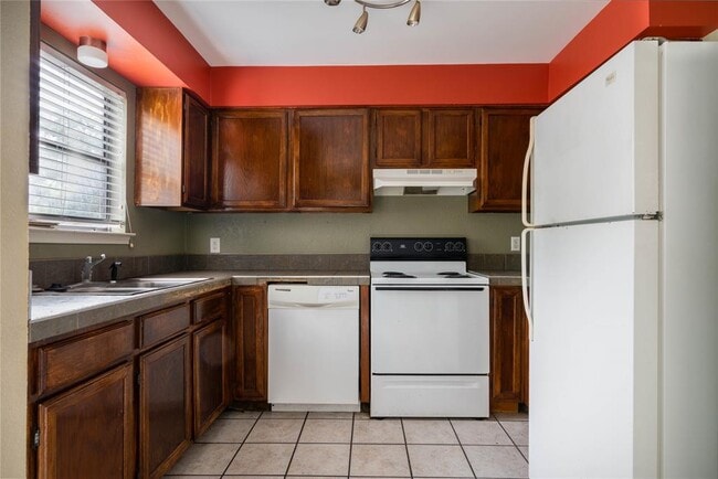 Building Photo - 310 Pat Garrison St