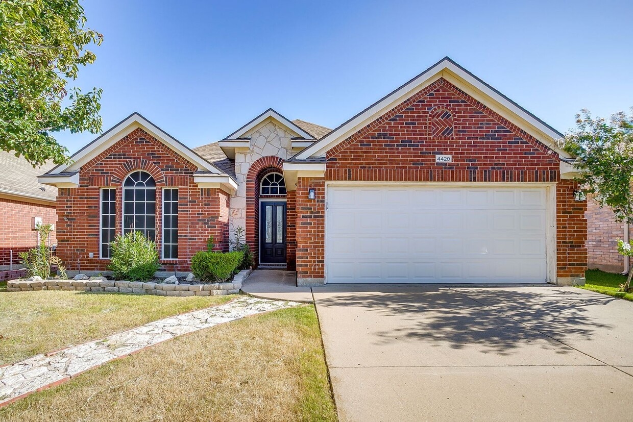 Spacious 3 Bedroom, 2 Bath Home Waiting fo... - Spacious 3 Bedroom, 2 Bath Home Waiting fo...