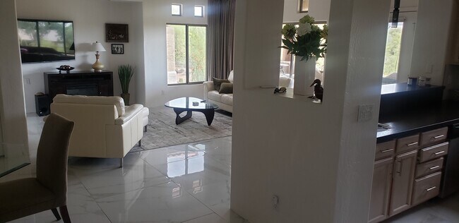 Building Photo - 8880 E Paraiso Dr