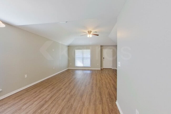 Building Photo - 16107 Hoiles Ave