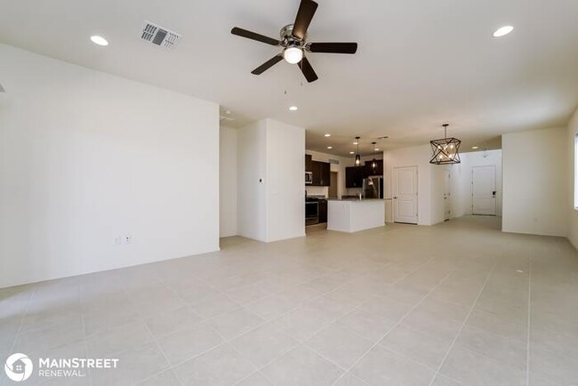 Building Photo - 6959 W Hedge Rose Dr, Valencia West, AZ 85757