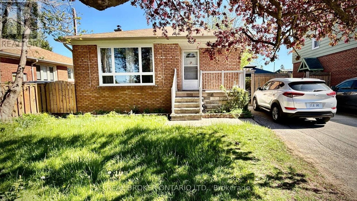 Primary Photo - 35 Corvette Ave