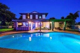 Building Photo - 250 NE 158th St