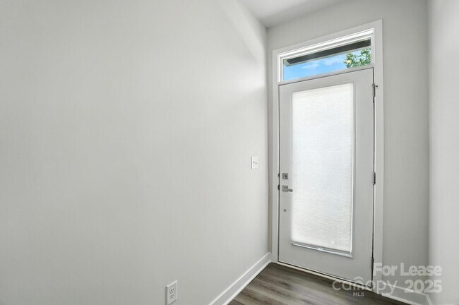 Foto del edificio - 952 Broad River Ln