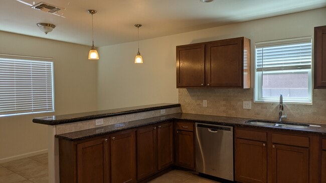 Building Photo - 427 East Waverly Street