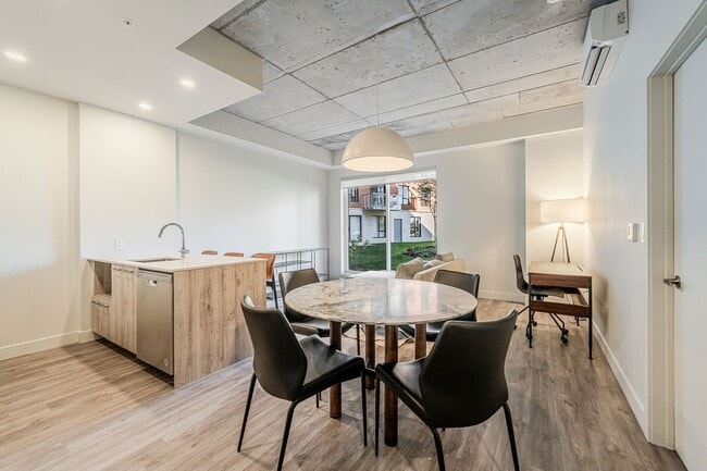 Photo du bâtiment - 205 Blvd. Marcel-Laurin