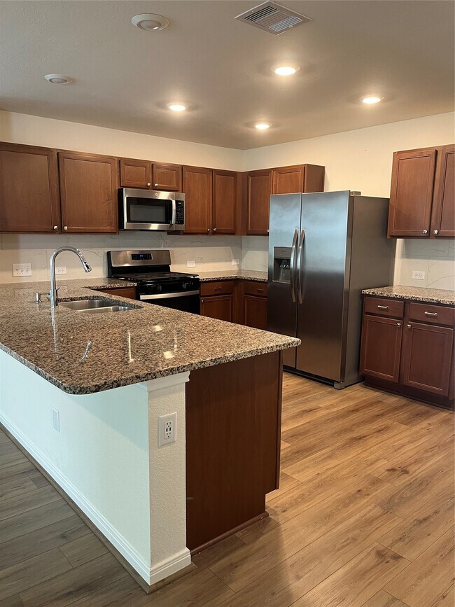 Building Photo - 1322 Glendora Dr