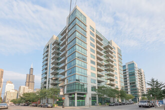 Building Photo - 125 S Green St
