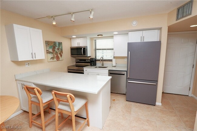 Building Photo - 1023 Anglers Cove