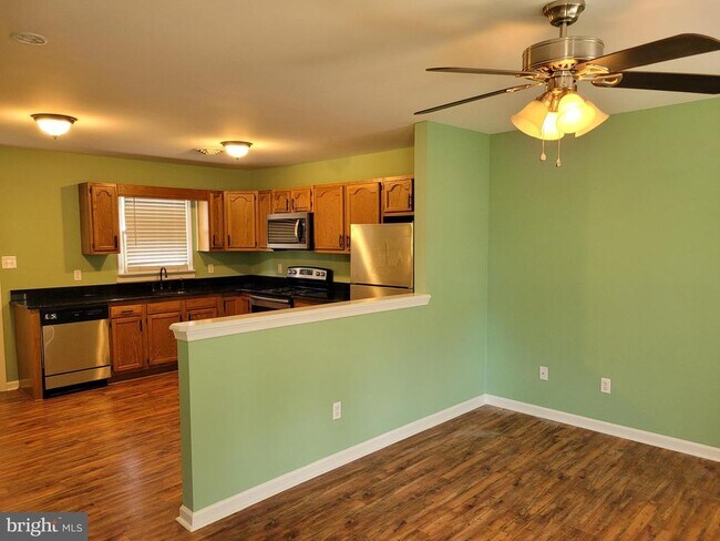 Foto del edificio - 28 Lincoln Ave