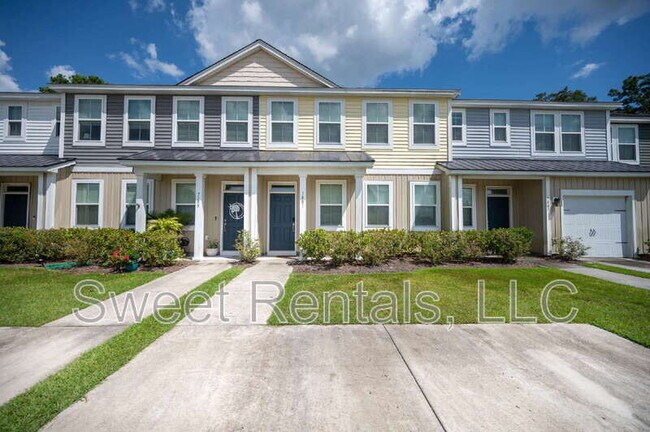 Building Photo - 7801 Montview Rd
