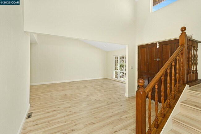 Building Photo - 1181 Sunlight Cir