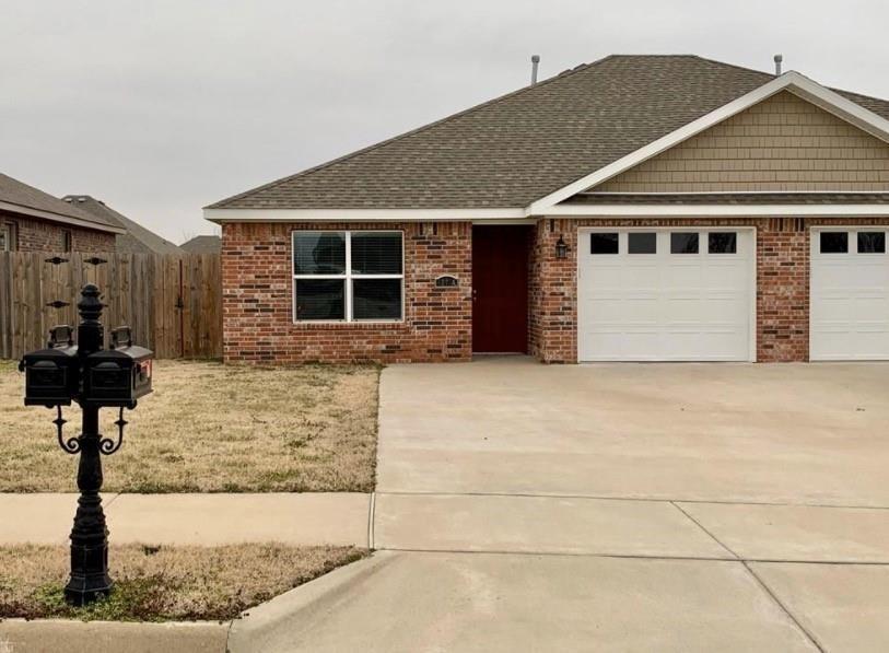 Foto principal - 607 W Weymouth