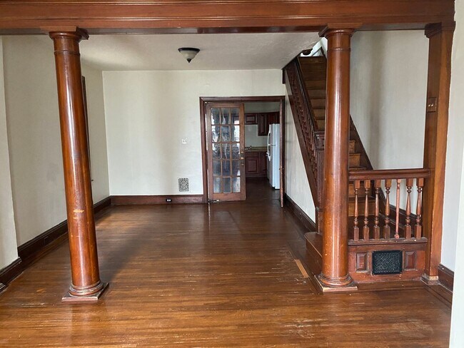 Building Photo - 5 br, 1.5 bath House - 1452 W. KING STREET