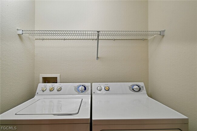 Foto del edificio - 4836 Leonard Blvd S