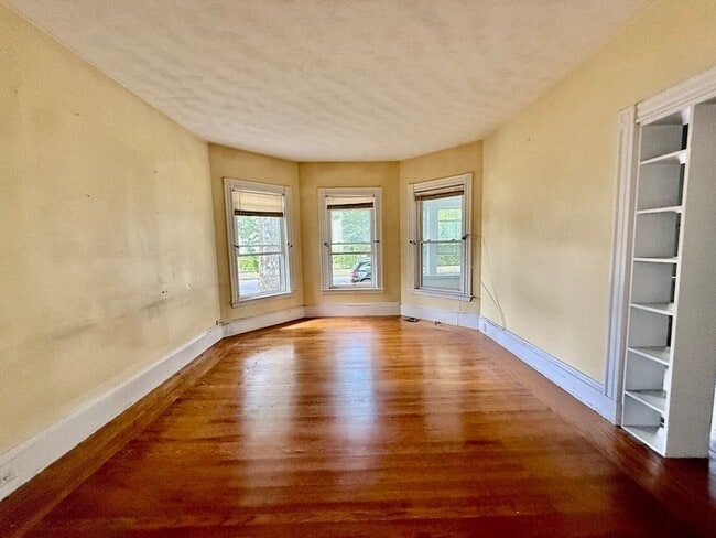 Building Photo - 31 Park St