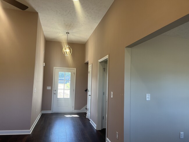 Entry foyer - 3249 Volta Rd