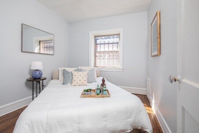 Foto del edificio - 1288 W 83rd St